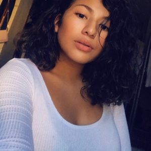 Meet your Posher, Valeria